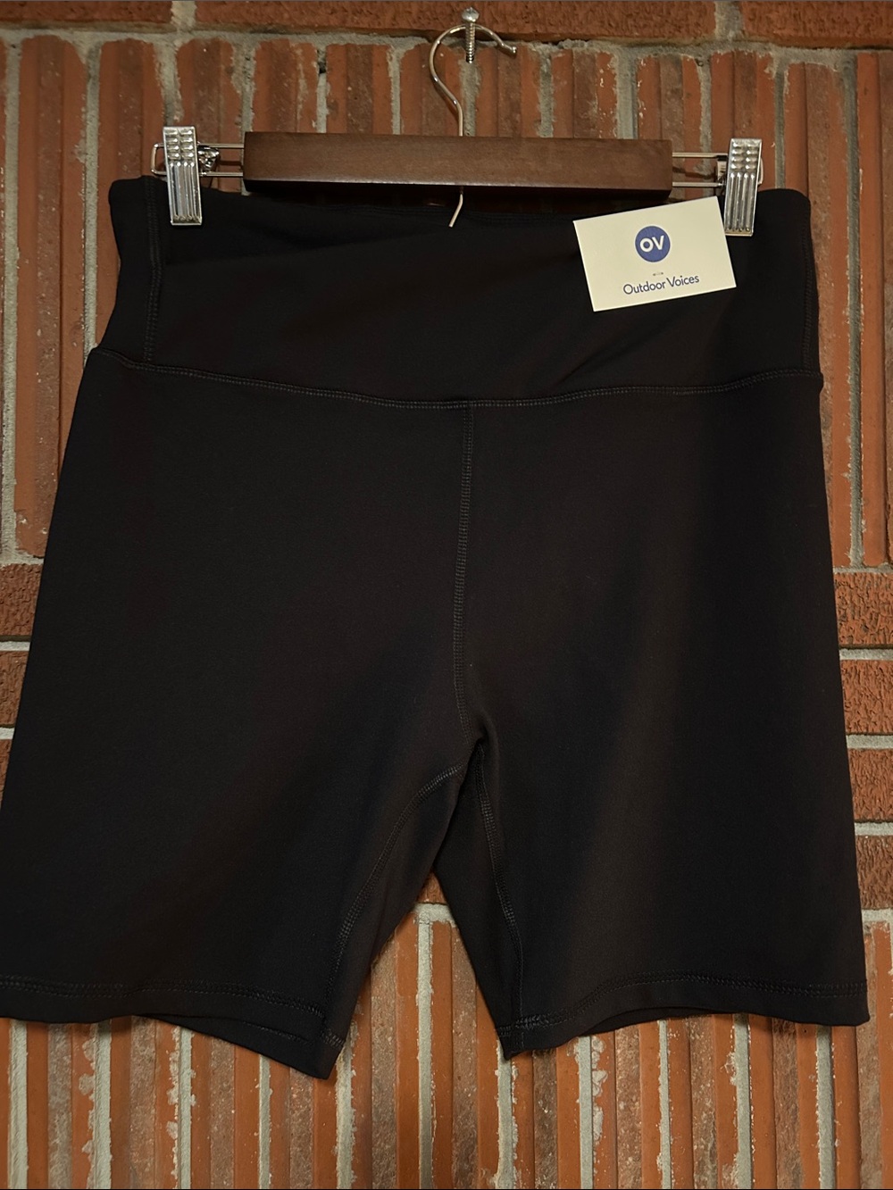 The Outdoor Voices CloudKnit Bike Short 7” inseam size large NWT.
